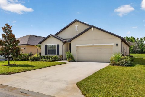 House in Port St. Lucie, Florida 4 bedrooms, 181.62 sq.m. № 2186721 - photo 2