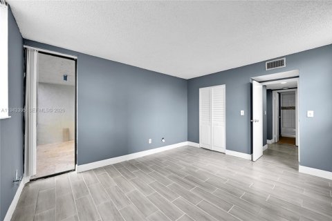 Купить кондоминиум в Лодердейл-Лейкс, Флорида 1 спальня, 69.49м2, № 2001628 - фото 15