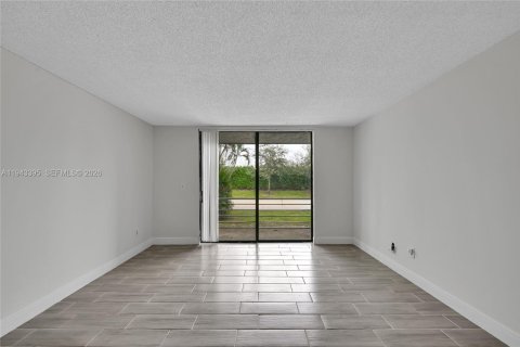 Купить кондоминиум в Лодердейл-Лейкс, Флорида 1 спальня, 69.49м2, № 2001628 - фото 11