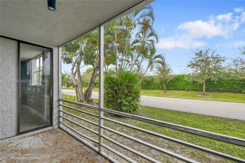 Купить кондоминиум в Лодердейл-Лейкс, Флорида 1 спальня, 69.49м2, № 2001628 - фото 19