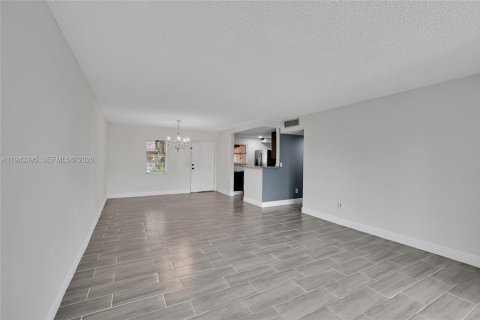 Купить кондоминиум в Лодердейл-Лейкс, Флорида 1 спальня, 69.49м2, № 2001628 - фото 12