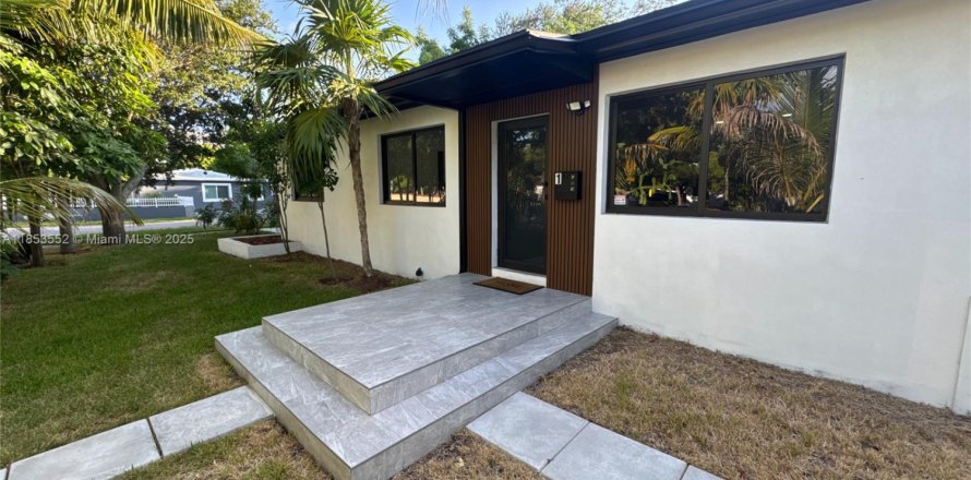 Villa ou maison à North Miami, Floride 3 chambres, 111.48 m2 № 1878752