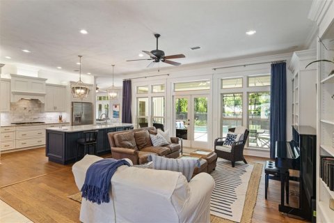 House in Gainesville, Florida 4 bedrooms, 300.26 sq.m. № 1616893 - photo 7