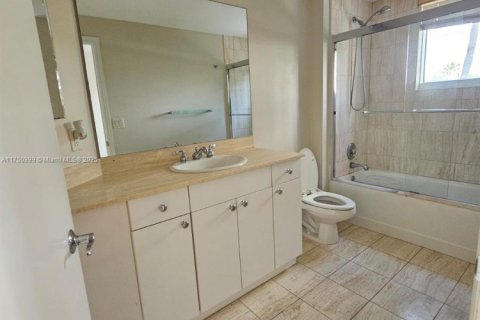 Copropriété à vendre à Aventura, Floride: 3 chambres, 226.68 m2 № 1937910 - photo 25