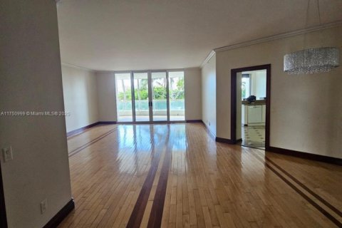 Condominio en venta en Aventura, Florida, 3 dormitorios, 226.68 m2 № 1937910 - foto 9