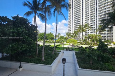 Condominio en venta en Aventura, Florida, 3 dormitorios, 226.68 m2 № 1937910 - foto 27