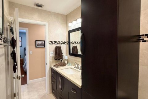 Casa en venta en Hialeah, Florida, 3 dormitorios, 123.93 m2 № 2168986 - foto 29