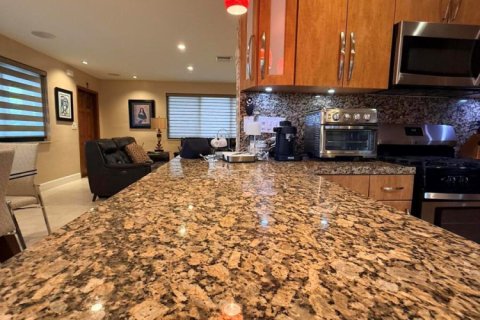 Casa en venta en Hialeah, Florida, 3 dormitorios, 123.93 m2 № 2168986 - foto 16