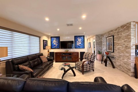 Casa en venta en Hialeah, Florida, 3 dormitorios, 123.93 m2 № 2168986 - foto 7