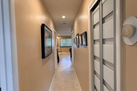 Casa en venta en Hialeah, Florida, 3 dormitorios, 123.93 m2 № 2168986 - foto 10