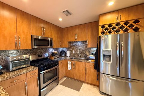 Casa en venta en Hialeah, Florida, 3 dormitorios, 123.93 m2 № 2168986 - foto 17