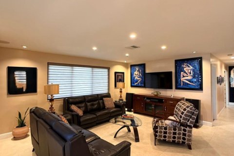 Casa en venta en Hialeah, Florida, 3 dormitorios, 123.93 m2 № 2168986 - foto 6