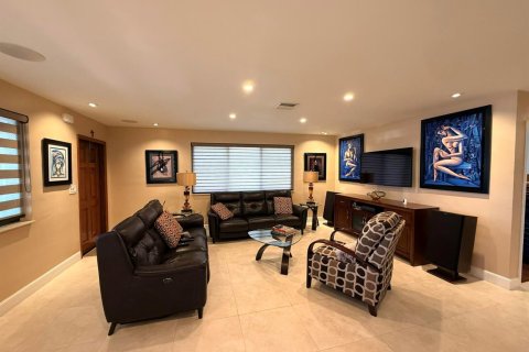 Casa en venta en Hialeah, Florida, 3 dormitorios, 123.93 m2 № 2168986 - foto 5