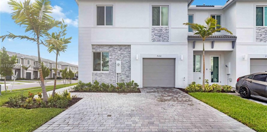 Таунхаус в Хомстед, Флорида 4 спальни, 166.3м2 № 2017975