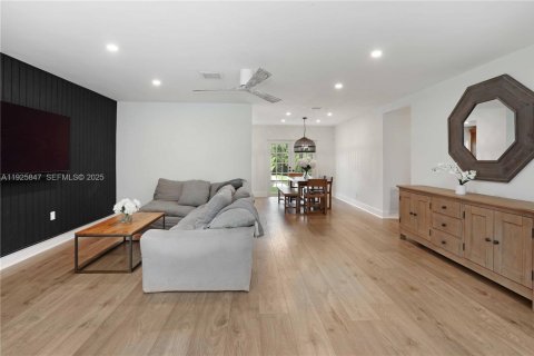 Casa en venta en Hollywood, Florida, 2 dormitorios, 136.01 m2 № 2065395 - foto 8