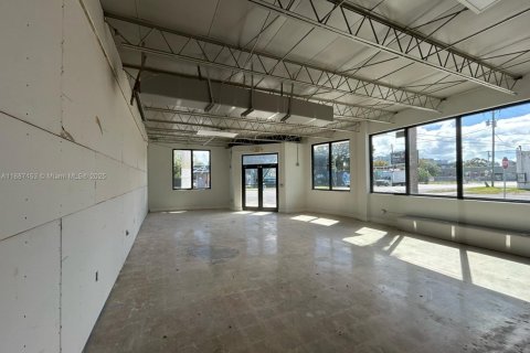 Immobilier commercial à vendre à Miami, Floride № 2019325 - photo 5