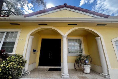 Villa ou maison à Miami, Floride 3 chambres, 139.17 m2 № 2153594