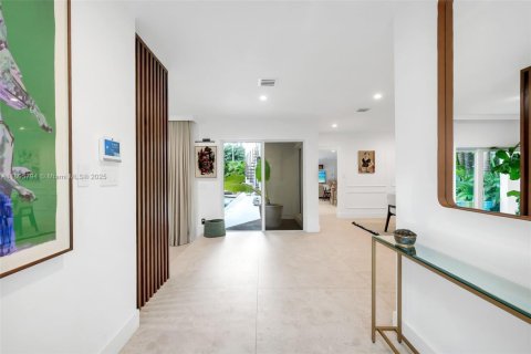 Villa ou maison à vendre à Miami, Floride: 4 chambres, 313.64 m2 № 1950363 - photo 4