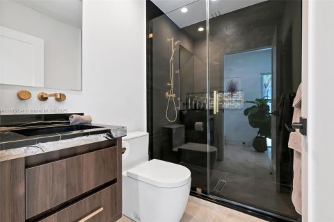 Villa ou maison à vendre à Miami, Floride: 4 chambres, 313.64 m2 № 1950363 - photo 24