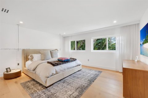 Villa ou maison à vendre à Miami, Floride: 4 chambres, 313.64 m2 № 1950363 - photo 27