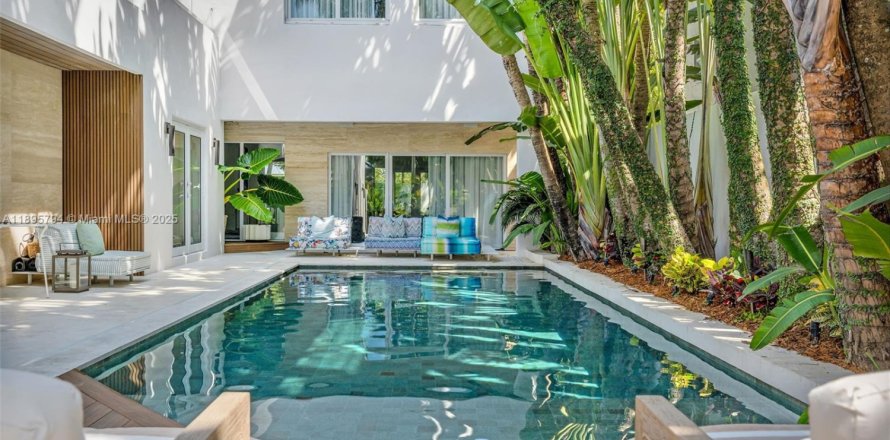 Villa ou maison à Miami, Floride 4 chambres, 313.64 m2 № 1950363