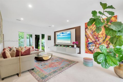Villa ou maison à vendre à Miami, Floride: 4 chambres, 313.64 m2 № 1950363 - photo 6