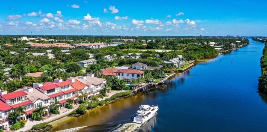 Adosado en Delray Beach, Florida 3 dormitorios, 308.16 m2 № 1224694