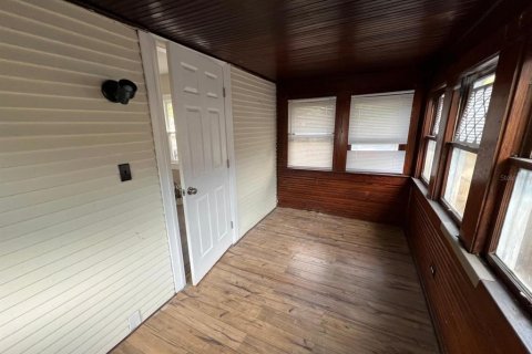 House in Tampa, Florida 2 bedrooms, 92.44 sq.m. № 2233414 - photo 10