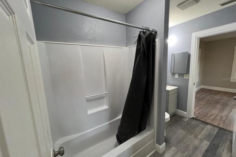 House in Tampa, Florida 2 bedrooms, 92.44 sq.m. № 2233414 - photo 17