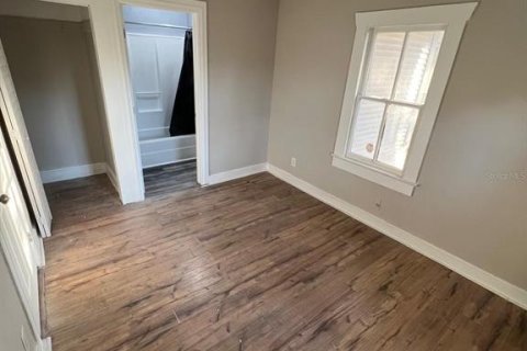 House in Tampa, Florida 2 bedrooms, 92.44 sq.m. № 2233414 - photo 13