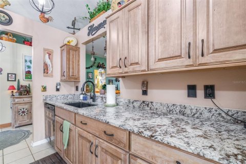 House in Wesley Chapel, Florida 4 bedrooms, 154.68 sq.m. № 2425580 - photo 9