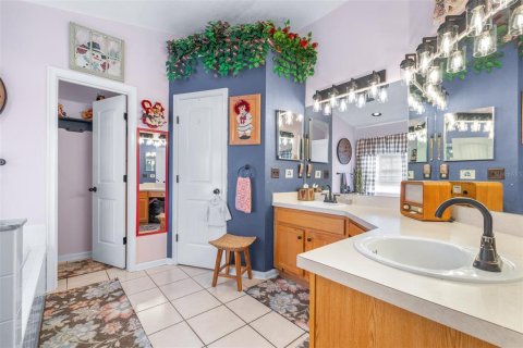 House in Wesley Chapel, Florida 4 bedrooms, 154.68 sq.m. № 2425580 - photo 15