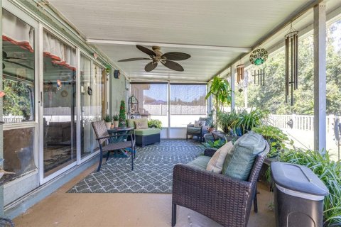 House in Wesley Chapel, Florida 4 bedrooms, 154.68 sq.m. № 2425580 - photo 22