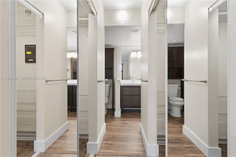 Condominio en venta en Aventura, Florida, 2 dormitorios, 109.72 m2 № 1987765 - foto 13