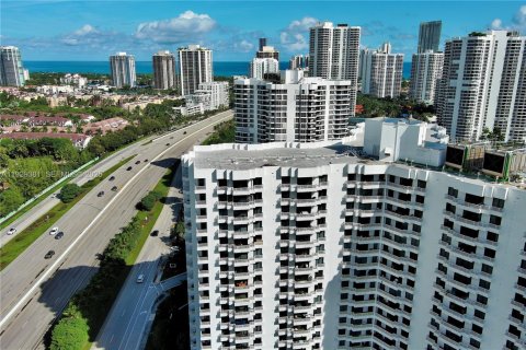 Condominio en venta en Aventura, Florida, 2 dormitorios, 109.72 m2 № 1987765 - foto 26