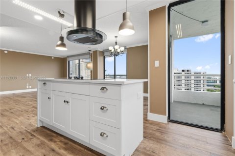 Condominio en venta en Aventura, Florida, 2 dormitorios, 109.72 m2 № 1987765 - foto 8