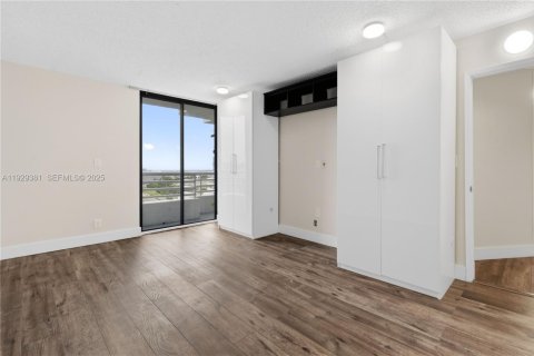 Condominio en venta en Aventura, Florida, 2 dormitorios, 109.72 m2 № 1987765 - foto 11