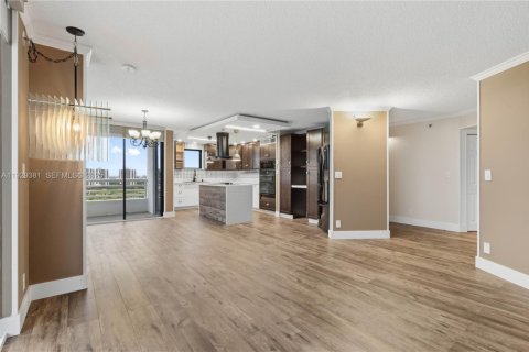Condominio en venta en Aventura, Florida, 2 dormitorios, 109.72 m2 № 1987765 - foto 4