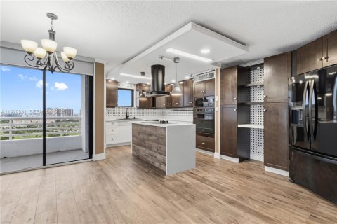 Condominio en venta en Aventura, Florida, 2 dormitorios, 109.72 m2 № 1987765 - foto 5