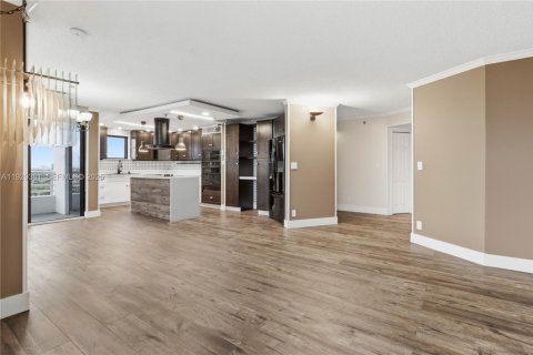 Condominio en venta en Aventura, Florida, 2 dormitorios, 109.72 m2 № 1987765 - foto 3