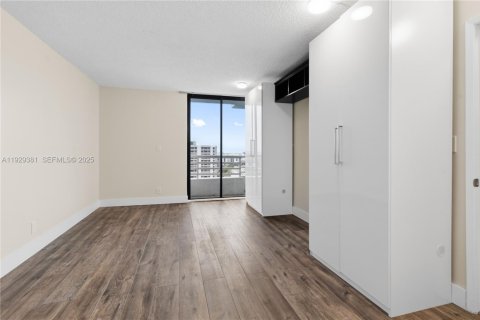 Condominio en venta en Aventura, Florida, 2 dormitorios, 109.72 m2 № 1987765 - foto 12