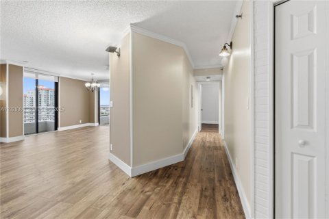 Condominio en venta en Aventura, Florida, 2 dormitorios, 109.72 m2 № 1987765 - foto 10