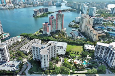 Condominio en venta en Aventura, Florida, 2 dormitorios, 109.72 m2 № 1987765 - foto 29