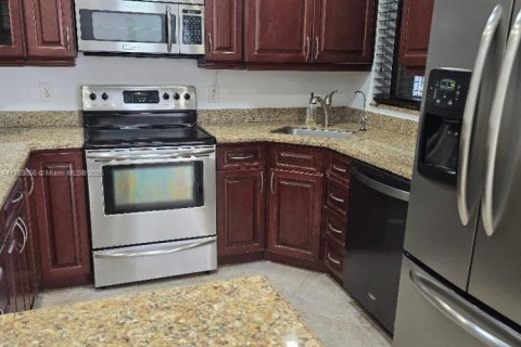 Copropriété à louer à Coconut Creek, Floride: 3 chambres, 101.54 m2 № 1963030 - photo 1