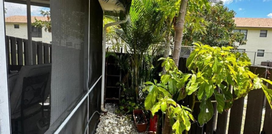 Condo à West Palm Beach, Floride, 2 chambres  № 1230216