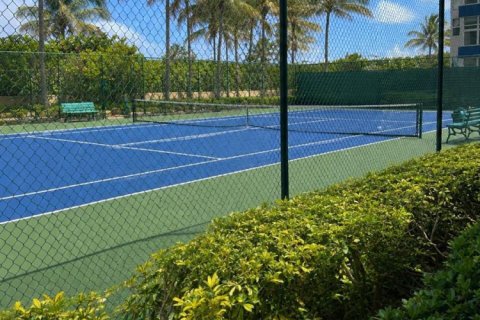 Condominio en venta en Hallandale Beach, Florida, 2 dormitorios, 104.98 m2 № 2191466 - foto 13