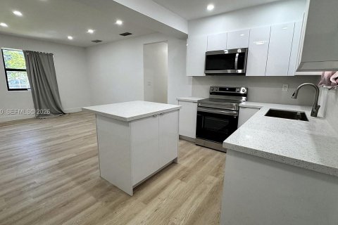 Villa ou maison à louer à Miami, Floride: 3 chambres, 116.13 m2 № 2390152 - photo 7