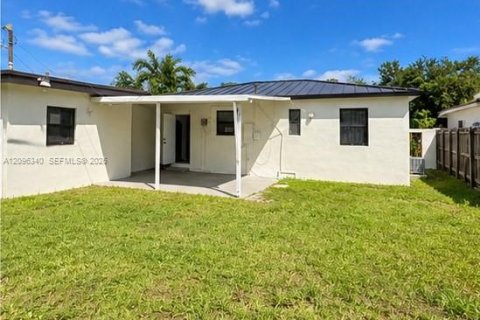 Villa ou maison à louer à Miami, Floride: 3 chambres, 116.13 m2 № 2390152 - photo 17