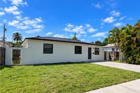 Villa ou maison à louer à Miami, Floride: 3 chambres, 116.13 m2 № 2390152 - photo 3
