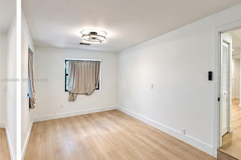 Villa ou maison à louer à Miami, Floride: 3 chambres, 116.13 m2 № 2390152 - photo 11